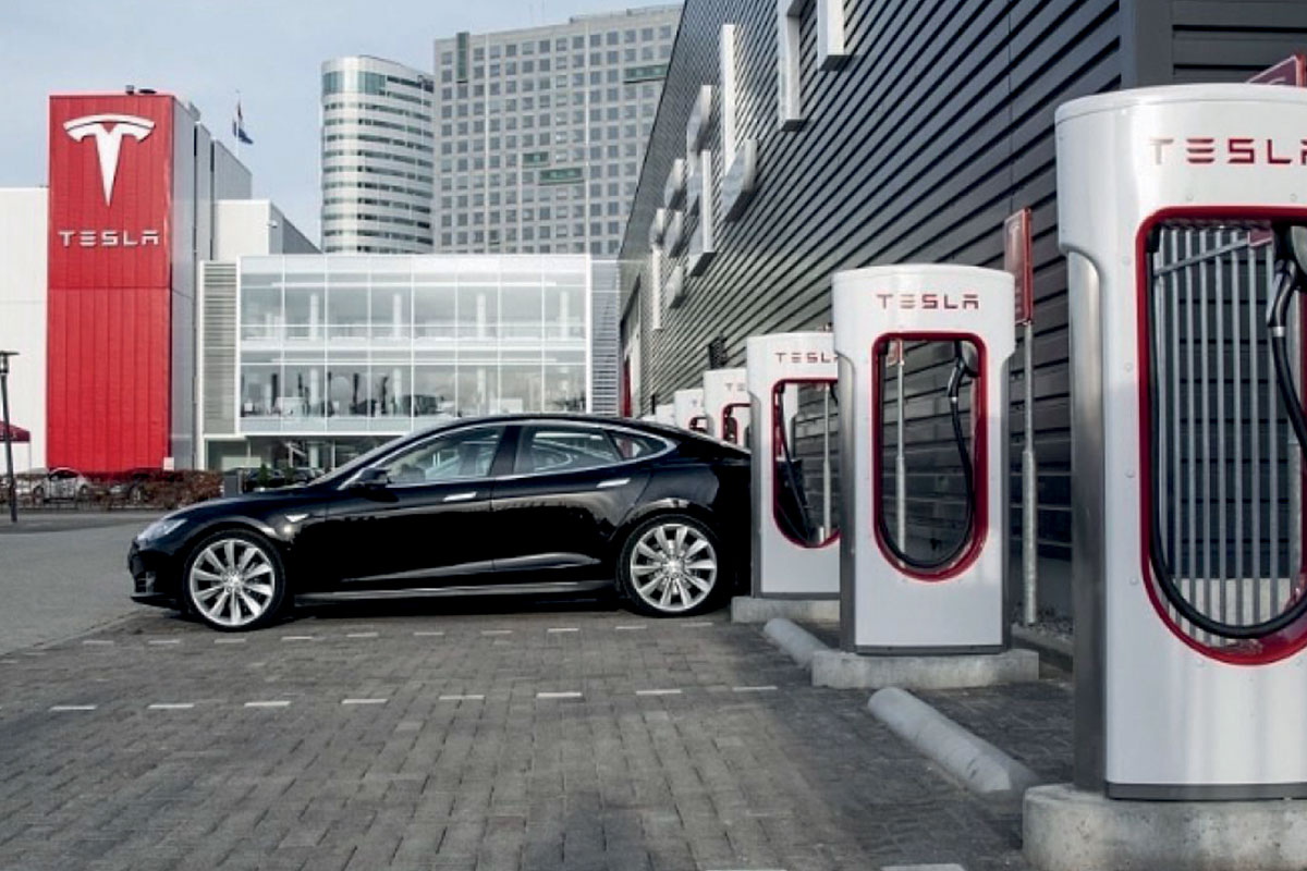 Tesla-supercharger