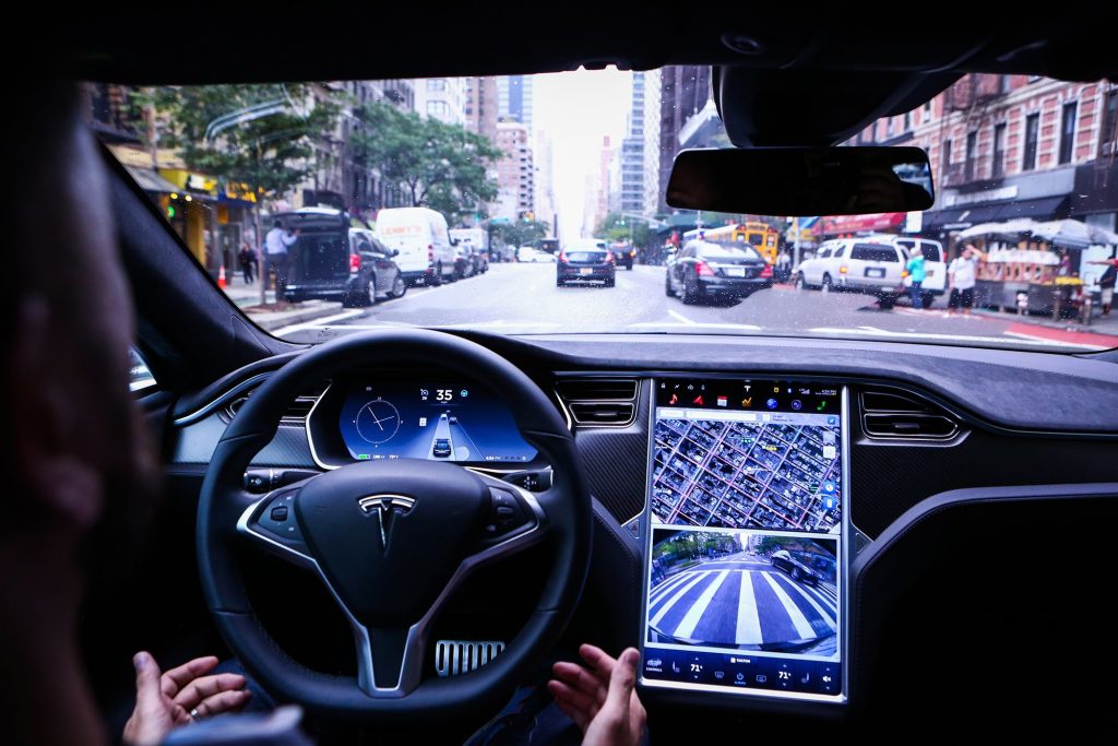Tesla_Autonomous_Driving